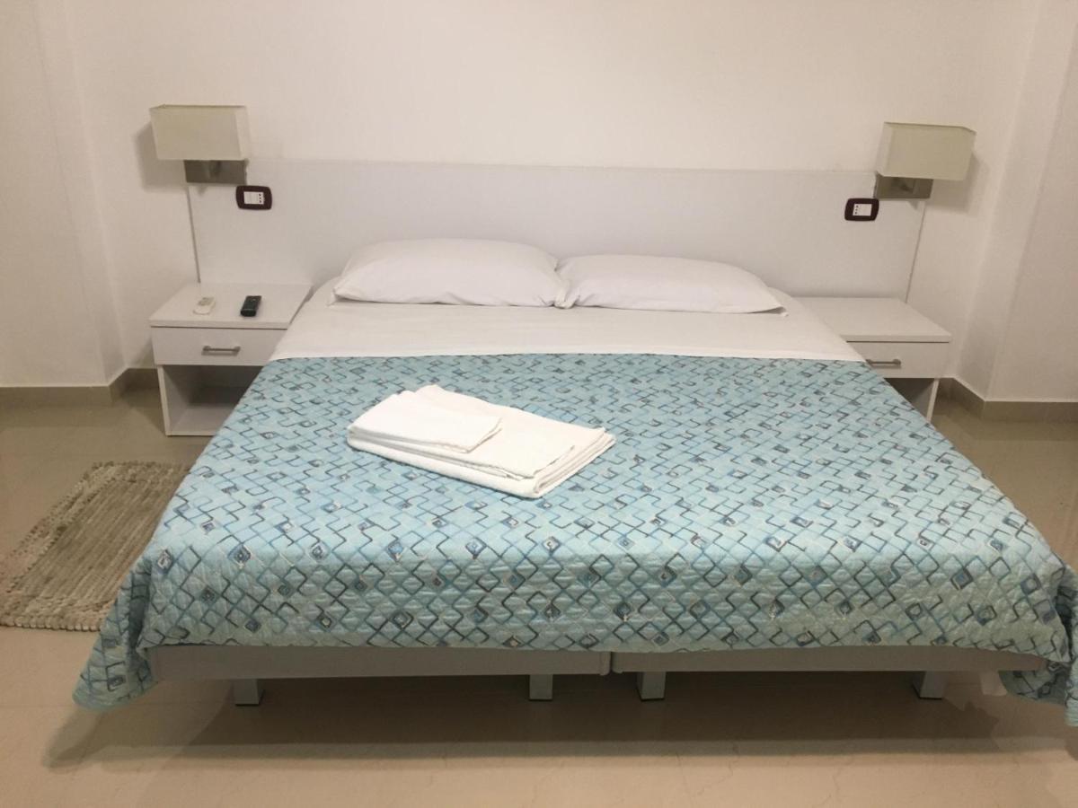 Stelmalu' Hotel Novoli Bagian luar foto