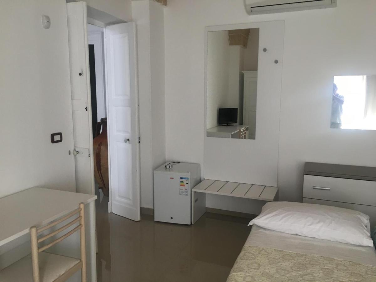 Stelmalu' Hotel Novoli Bagian luar foto